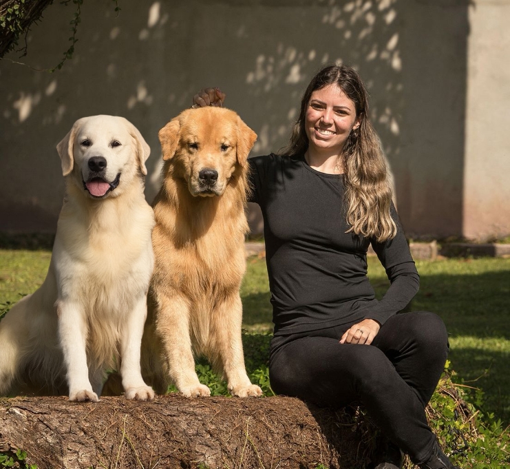 Isabella Calli e seus Goldens Retrievers